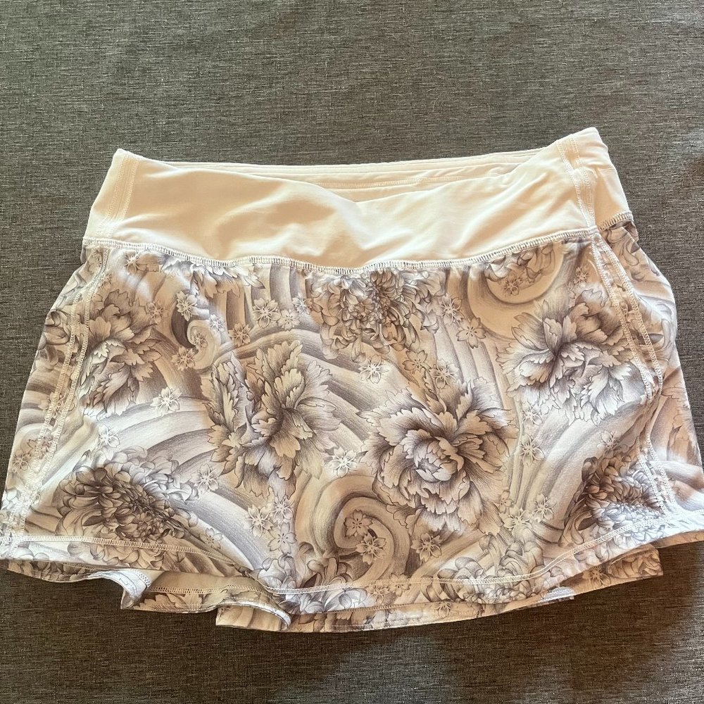 Lululemon Pace Rival Skirt - Size 6 - EUC